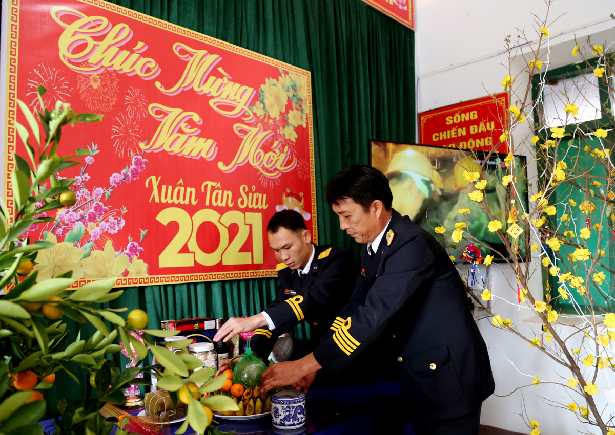 Rộn ràng sắc Xuân trên đảo tiền tiêu

